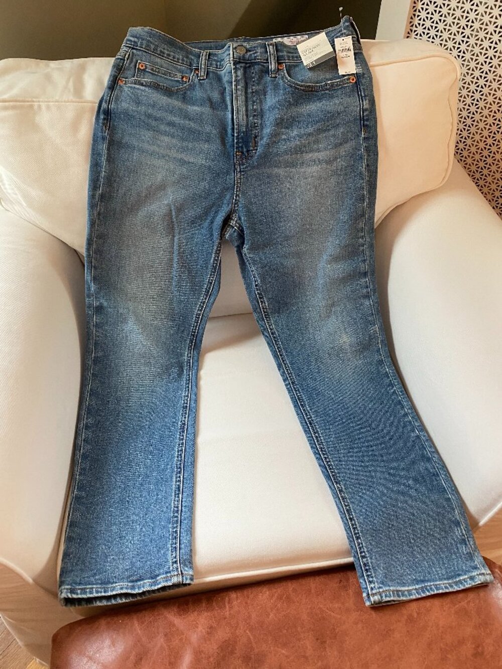 BRAND NEW WITH TAG GAP "Vintage Slim High Rise" Size 31/12 R
